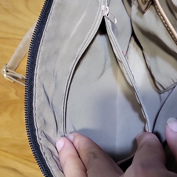 NWOT Relic Oh Happy Day black and white w/ tan adjustable strap crossbody purse - Picture 7 of 11